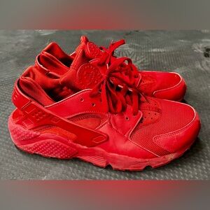 Nike Huarache Triple Red